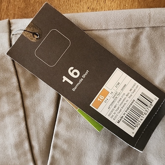 Mossimo Bermuda Shorts - Size 16 - NWT - Picture 8 of 10